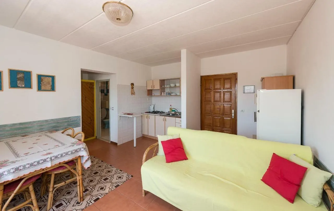 Apartment Meridiana ロヴィニ